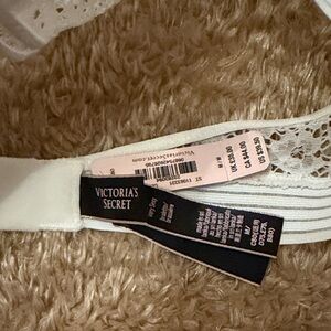 NWT Victoria's Secret White Lace Halter Bralette
